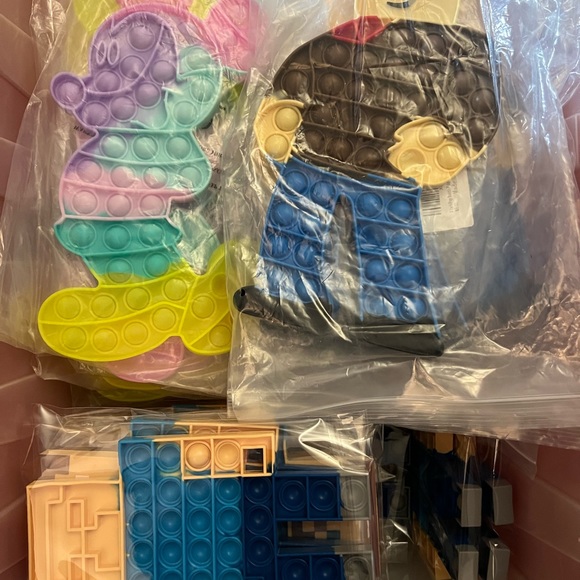 pop it’s fidget toys - Picture 4 of 7